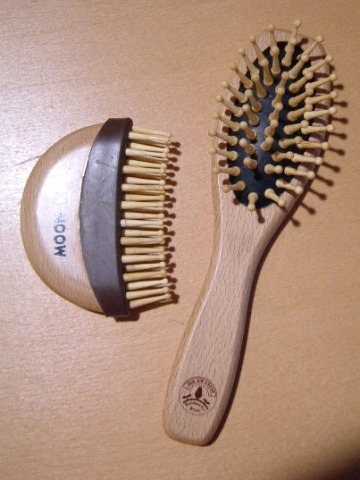 竹ピンブラシ