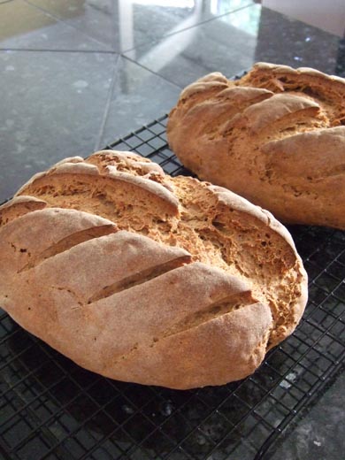 ライ麦パン：焼き上がり。
